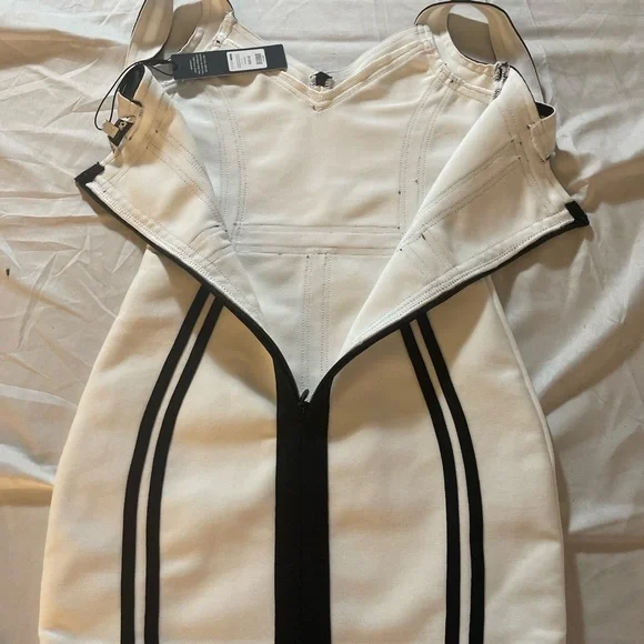 White Bodycon Dres Black Contrast Piping Pemblum Hem Sleeveless Fit & Flare XS - Picture 7 of 10